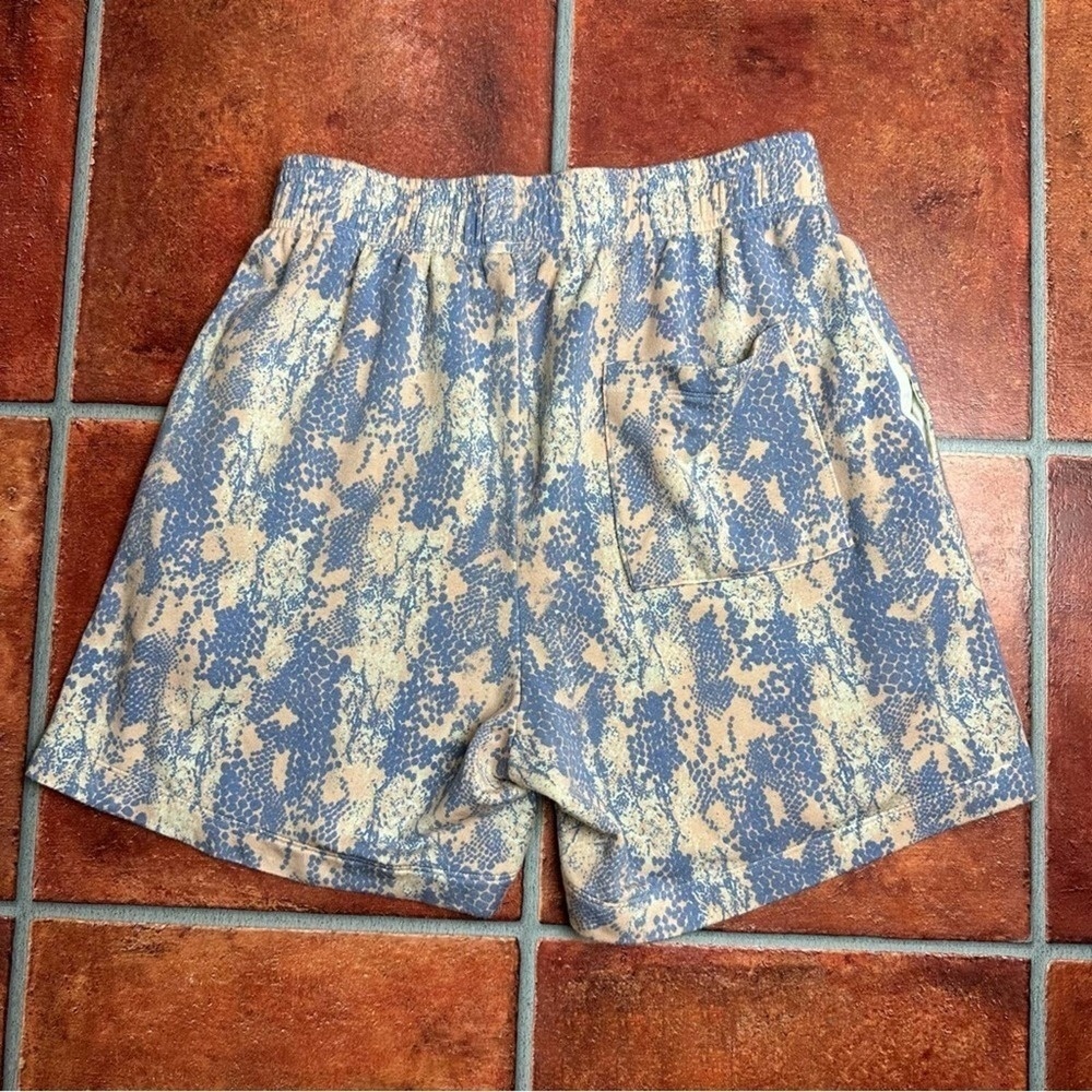 NWT Sundry Python Fleece Shorts - Picture 4 of 7